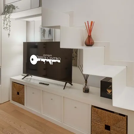 Centro I Imbriani 12/b Apartment *